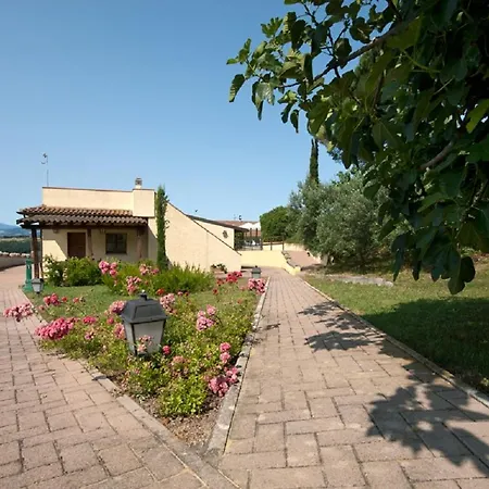 波斯特戴尔丘尔吉酒店 农家乐 Petrignano Del Lago