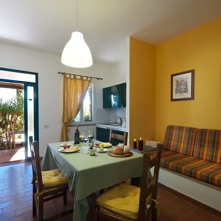 波斯特戴尔丘尔吉酒店 Petrignano Del Lago