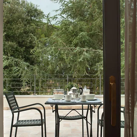 波斯特戴尔丘尔吉酒店 农家乐 *