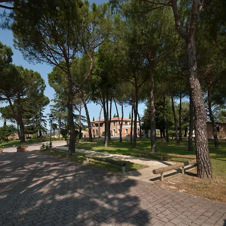 波斯特戴尔丘尔吉酒店 农家乐 Petrignano Del Lago