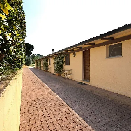 波斯特戴尔丘尔吉酒店 Petrignano Del Lago