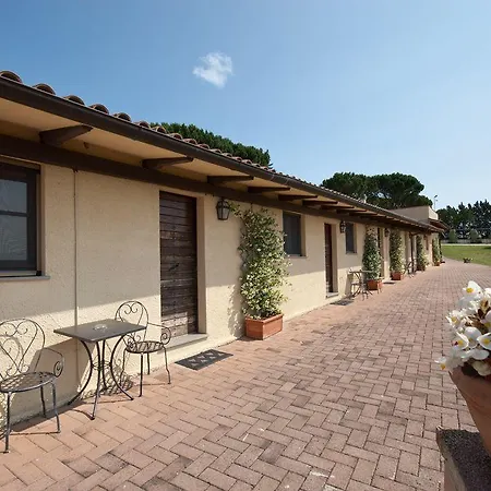 波斯特戴尔丘尔吉酒店 * Petrignano Del Lago